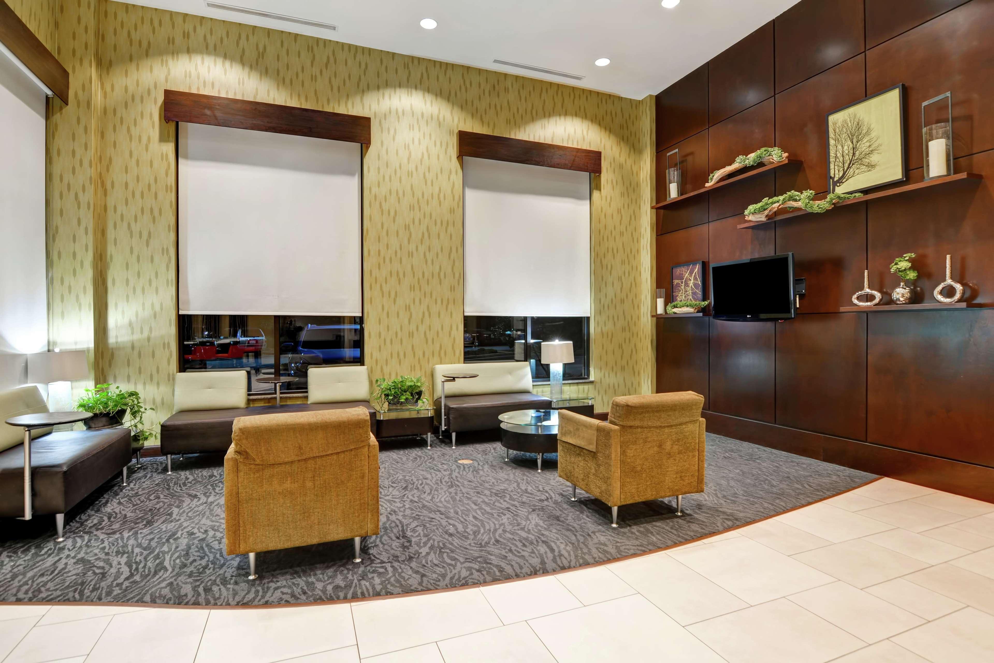 Embassy Suites Savannah Airport Exterior photo