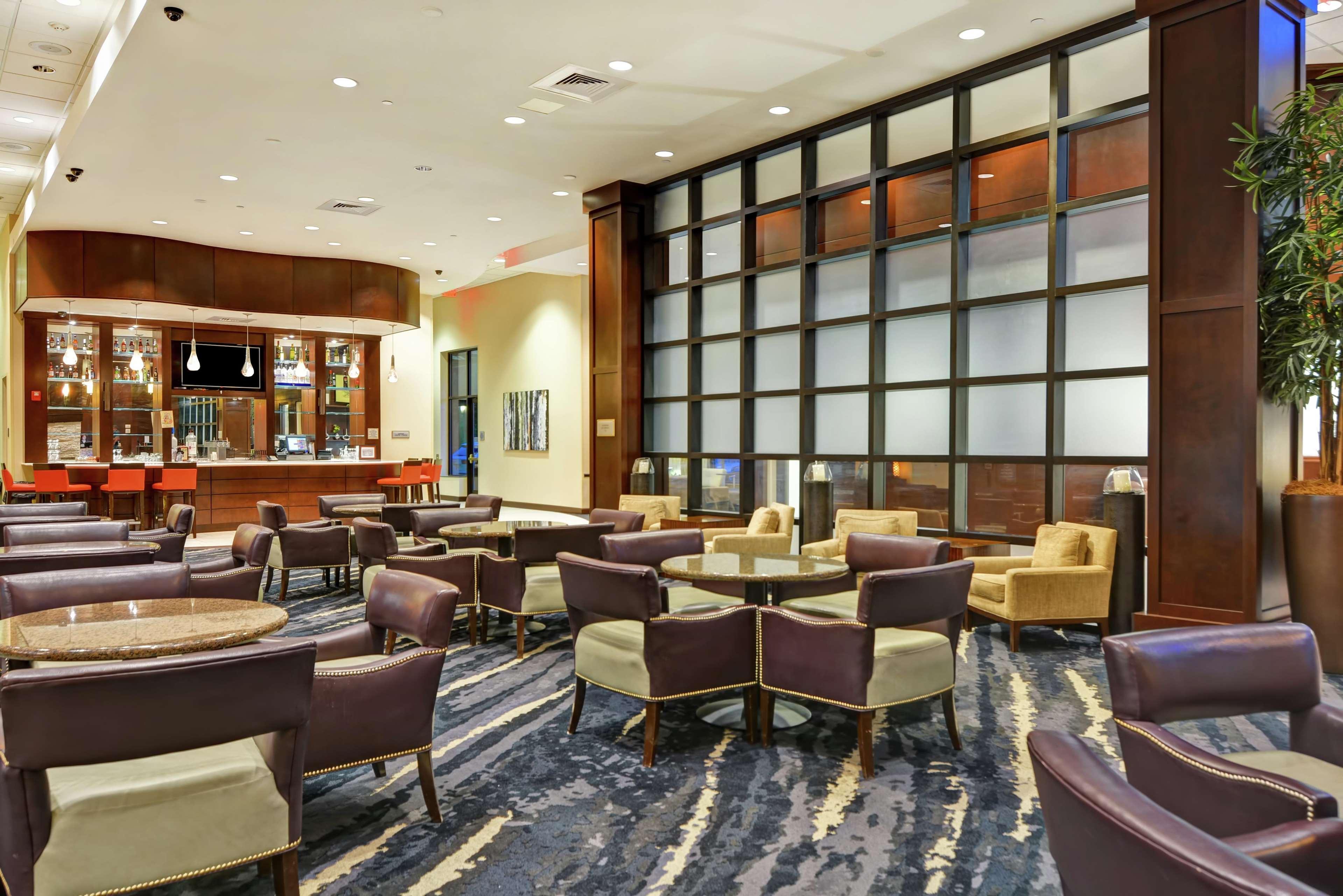 Embassy Suites Savannah Airport Exterior photo
